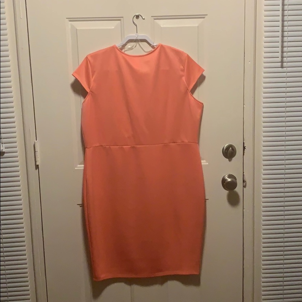Dress - Picture 3 of 3
